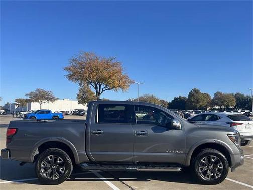 2023 Nissan Titan Platinum Reserve
