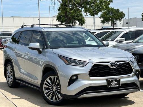 Celestial Silver Metallic 2020 Toyota Highlander Platinum
