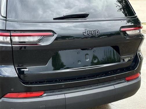 2022 Jeep Grand Cherokee L Altitude
