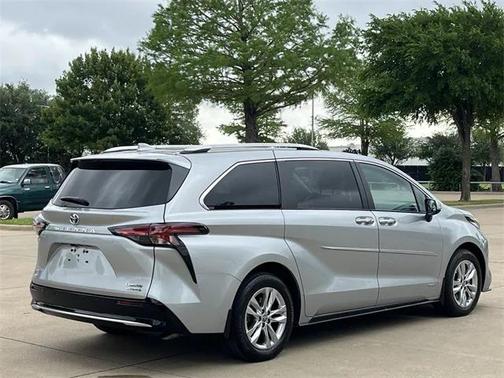 2021 Toyota Sienna Limited 7-Passenger