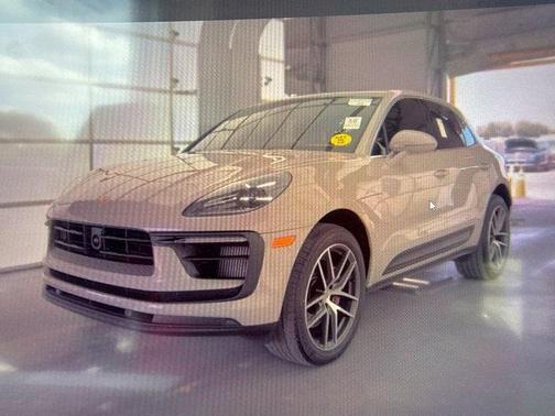 Chalk 2023 Porsche Macan Macan