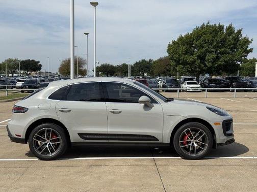 Chalk 2023 Porsche Macan Macan