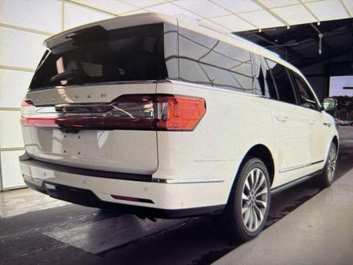 Pristine White 2021 Lincoln Navigator Reserve