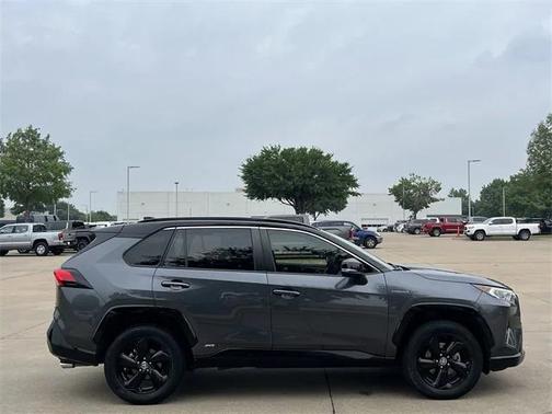 2020 Toyota RAV4 Hybrid SE