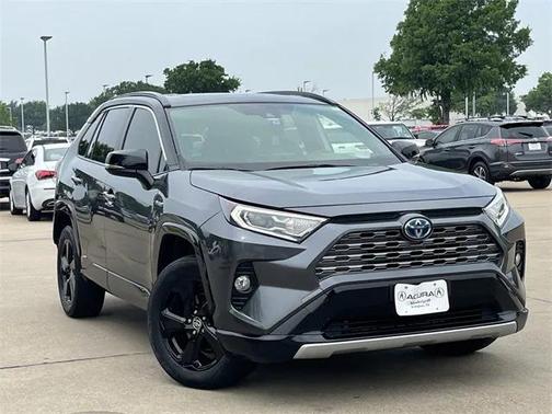 2020 Toyota RAV4 Hybrid SE
