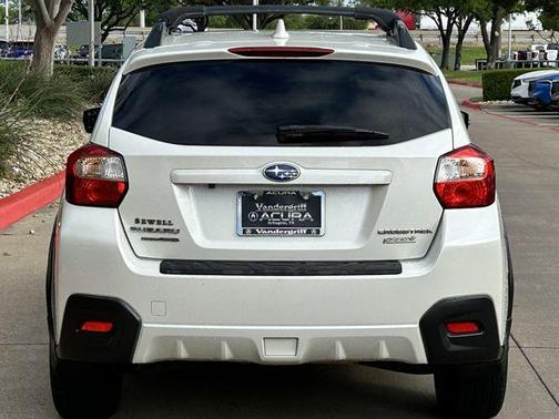 Crystal White Pearl 2017 Subaru Crosstrek 2.0i Limited
