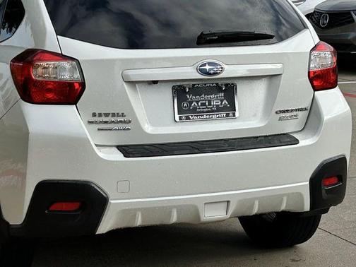 Crystal White Pearl 2017 Subaru Crosstrek 2.0i Limited