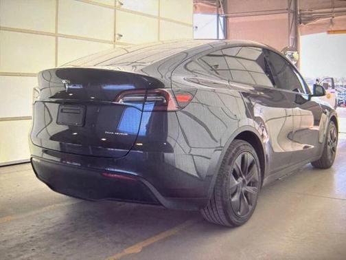 2024 Tesla Model Y Long Range Dual Motor All-Wheel Drive