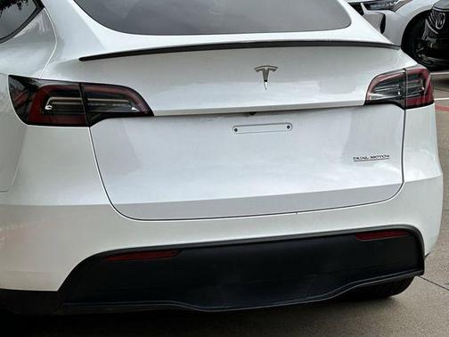 Pearl White Multi-Coat 2023 Tesla Model Y Performance Dual Motor All-Wheel Drive