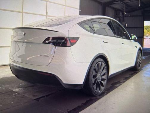 Pearl White Multi-Coat 2023 Tesla Model Y Performance Dual Motor All-Wheel Drive