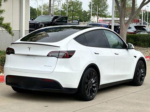 Pearl White Multi-Coat 2023 Tesla Model Y Performance Dual Motor All-Wheel Drive