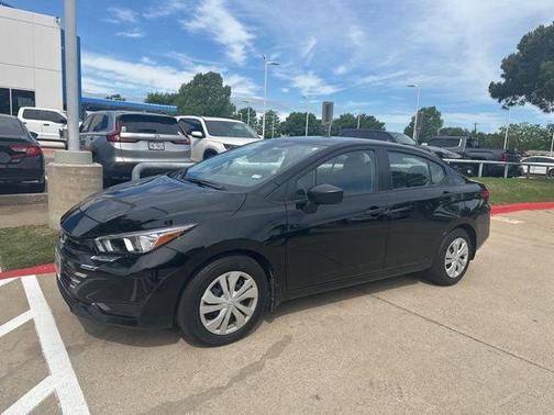 Super Black 2024 Nissan Versa 1.6 S