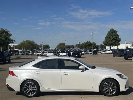2018 Lexus IS 300 Base