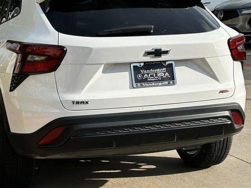 Summit White 2024 Chevrolet Trax FWD 2RS