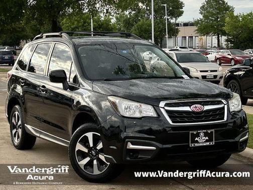 Crystal Black Silica 2017 Subaru Forester 2.5i Premium