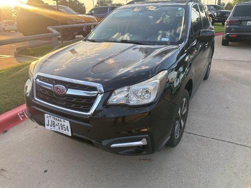Crystal Black Silica 2017 Subaru Forester 2.5i Premium