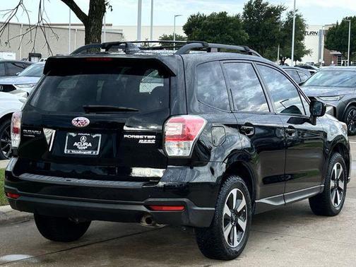 Crystal Black Silica 2017 Subaru Forester 2.5i Premium