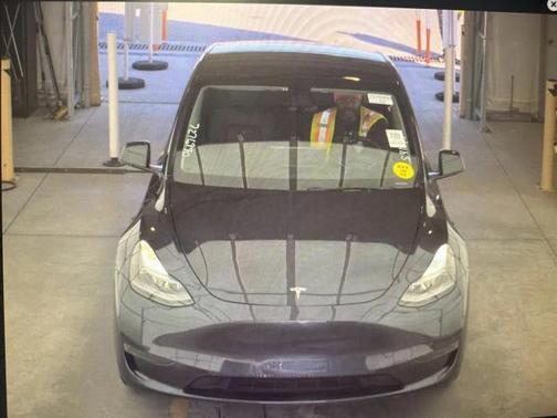 2024 Tesla Model Y Long Range Dual Motor All-Wheel Drive