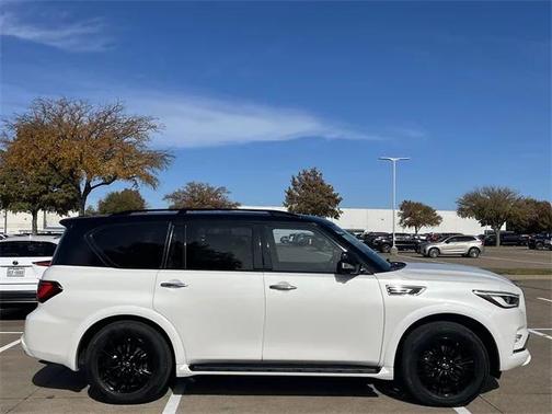 2021 INFINITI QX80 Luxe