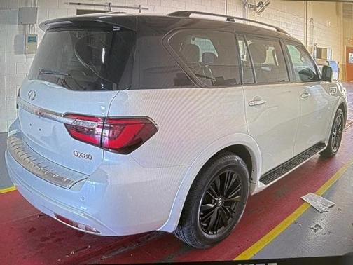 2021 INFINITI QX80 Luxe