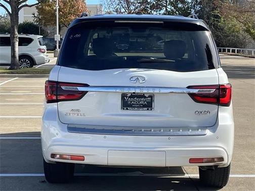 2021 INFINITI QX80 Luxe