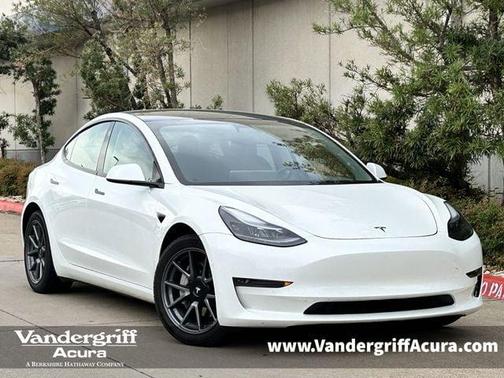 Pearl White Multi-Coat 2022 Tesla Model 3 Long Range