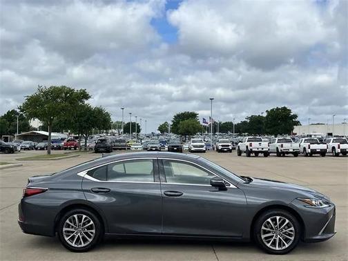 2022 Lexus ES 350 Base