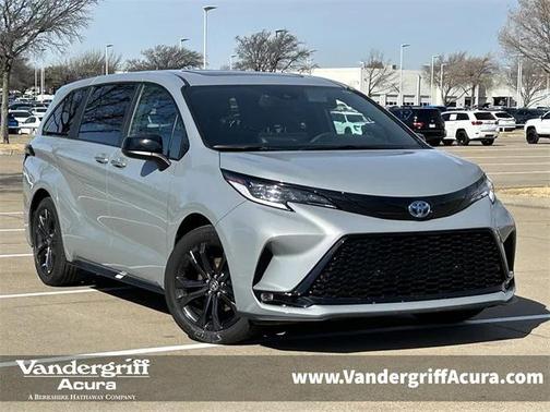 2025 Toyota Sienna XSE 7 Passenger