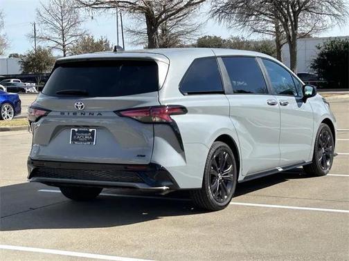 2025 Toyota Sienna XSE 7 Passenger