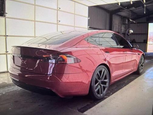 2022 Tesla Model S Plaid