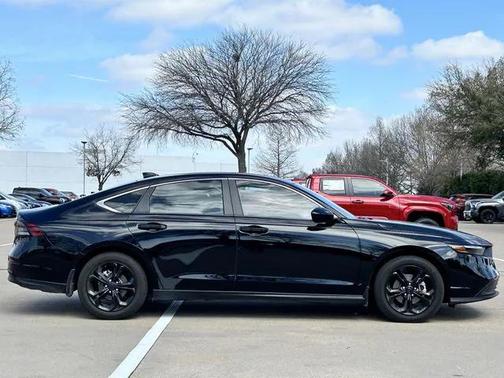 2025 Honda Accord LX 1.5T