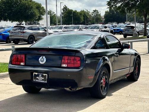 Ebony Clearcoat 2007 Ford Mustang Deluxe