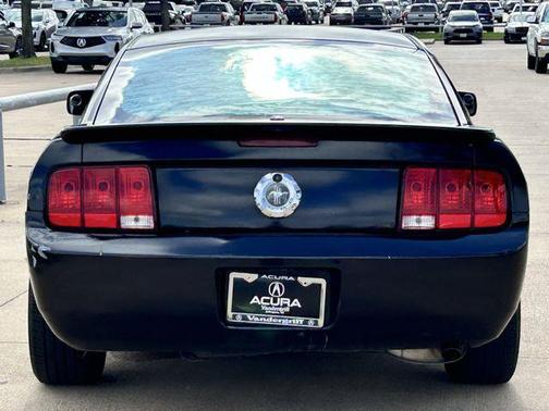 Ebony Clearcoat 2007 Ford Mustang Deluxe