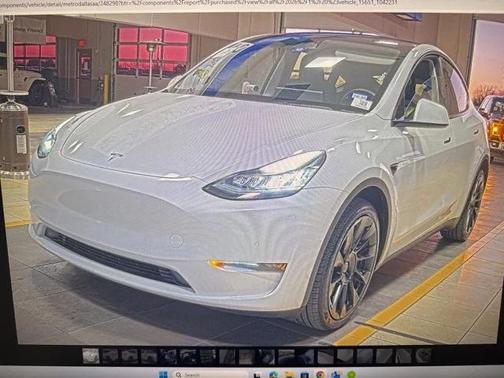2022 Tesla Model Y Long Range Dual Motor All-Wheel Drive
