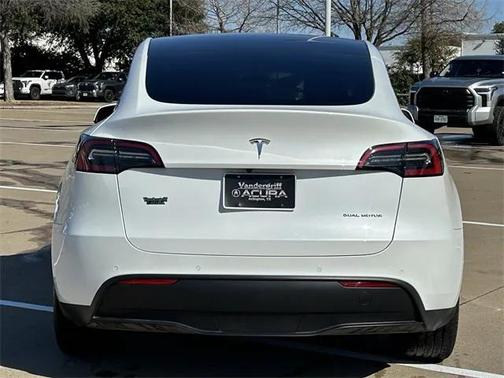 2022 Tesla Model Y Long Range Dual Motor All-Wheel Drive