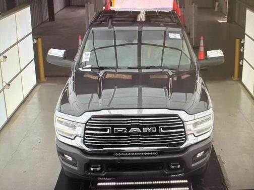 2019 RAM 2500 Laramie Crew Cab 4x4 6'4' Box