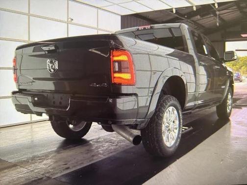 2019 RAM 2500 Laramie Crew Cab 4x4 6'4' Box