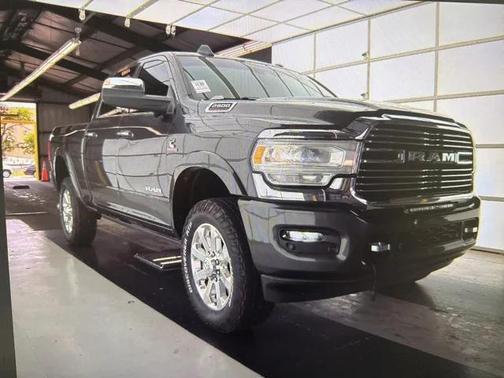 2019 RAM 2500 Laramie Crew Cab 4x4 6'4' Box