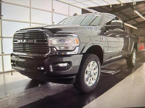 2019 RAM 2500 Laramie Crew Cab 4x4 6'4' Box