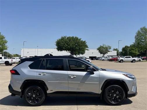2025 Toyota RAV4 Hybrid SE