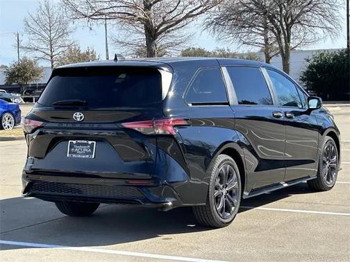 2025 Toyota Sienna XSE 7 Passenger