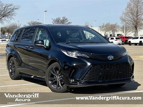 2025 Toyota Sienna XSE 7 Passenger