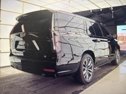 2022 Cadillac Escalade ESV Sport Platinum