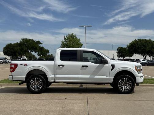 Oxford White 2022 Ford F-150 XL