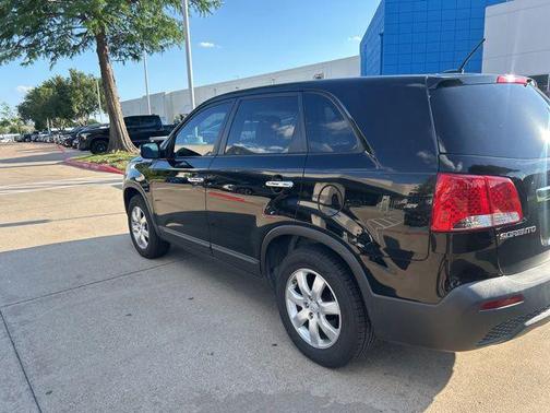 Ebony Black 2011 Kia Sorento LX