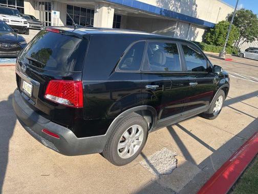Ebony Black 2011 Kia Sorento LX