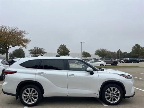 2022 Toyota Highlander Hybrid Limited