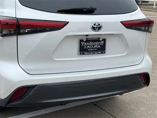 2022 Toyota Highlander Hybrid Limited