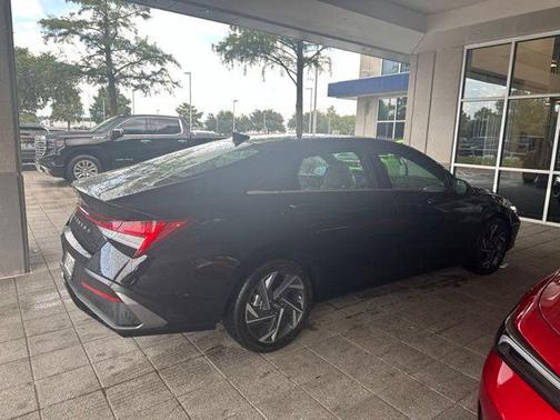 Abyss Black 2024 Hyundai ELANTRA SEL