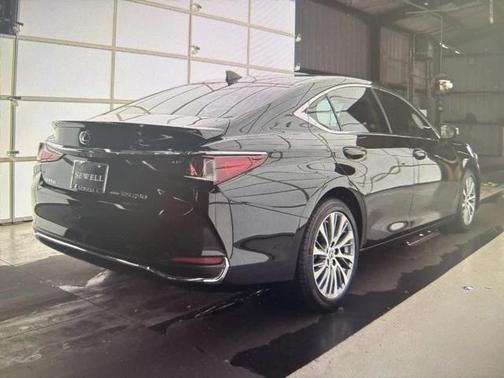 2021 Lexus ES 250 Base